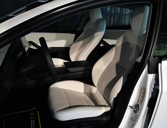 Tesla Model 3 7 of 25