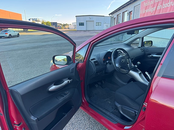 Toyota Auris 10 of 10