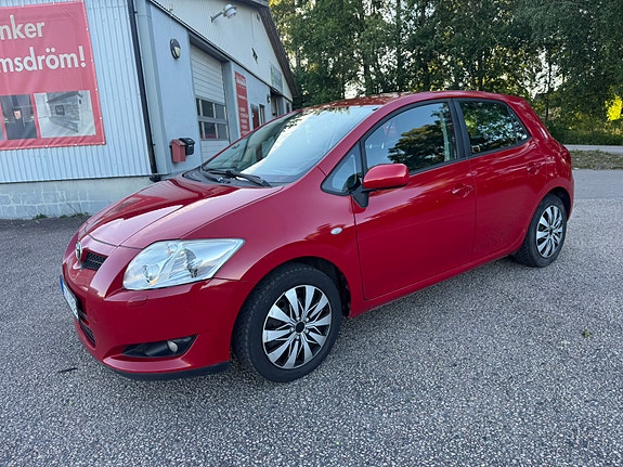 Toyota Auris 6 of 10