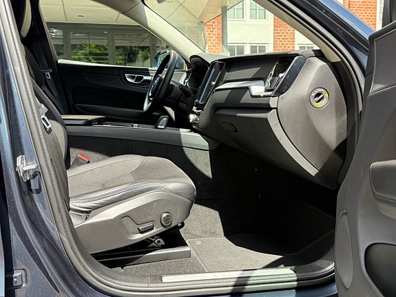 Volvo XC60 15 of 20
