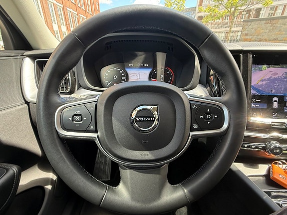 Volvo XC60 16 of 20