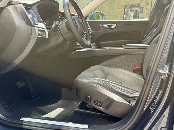 Volvo XC60 10 of 20