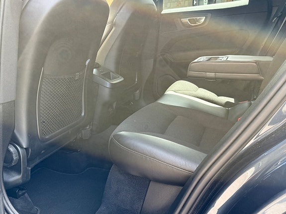 Volvo XC60 12 of 20