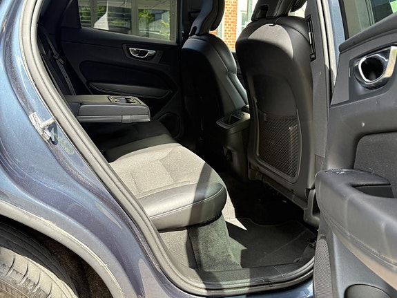 Volvo XC60 14 of 20