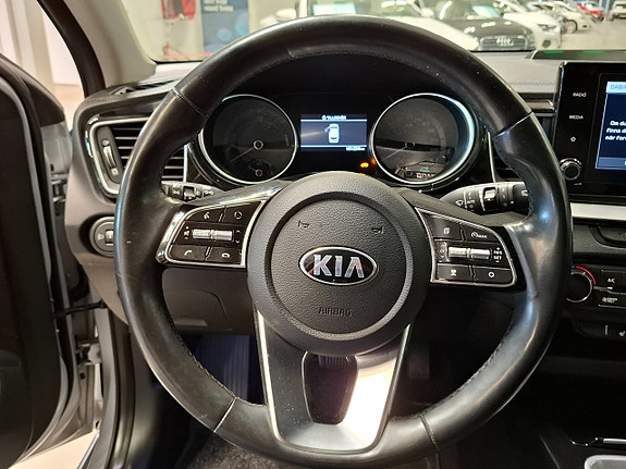 Kia Ceed 11 of 30