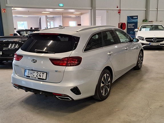 Kia Ceed 2 of 5