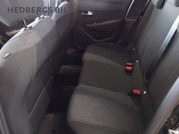 Peugeot 208 8 of 16