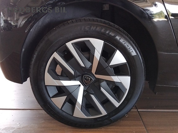 Peugeot 208 12 of 16