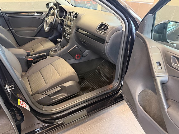 Volkswagen Golf VI 12 of 15