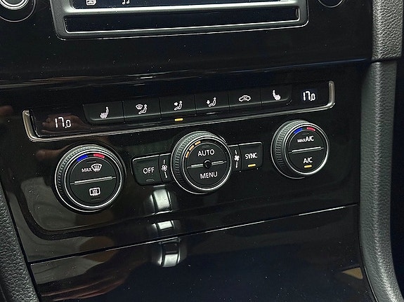 Volkswagen Golf VII 18 of 22