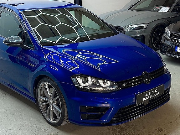 Volkswagen Golf VII 9 of 22
