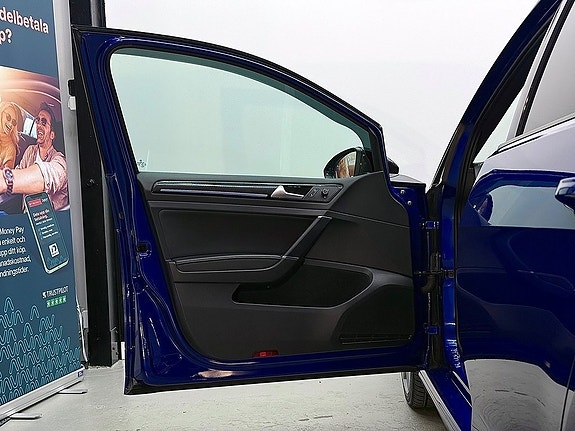 Volkswagen Golf VII 12 of 22