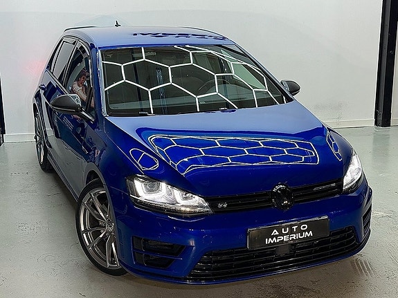 Volkswagen Golf VII 2 of 22