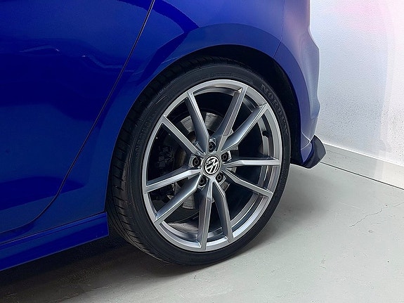Volkswagen Golf VII 22 of 22