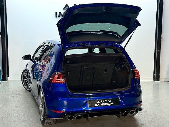 Volkswagen Golf VII 11 of 22