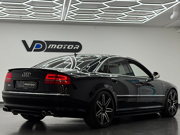 Audi S8 5 of 5