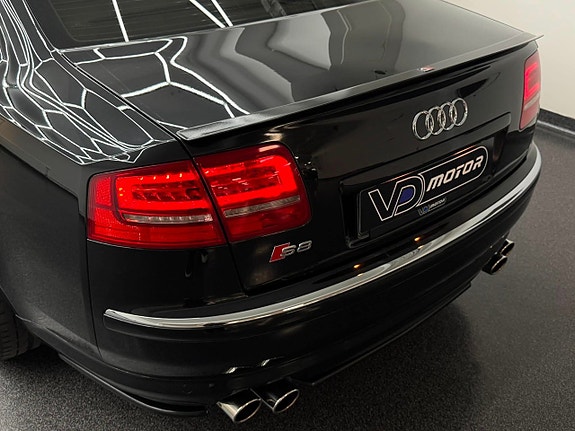 Audi S8 11 of 21
