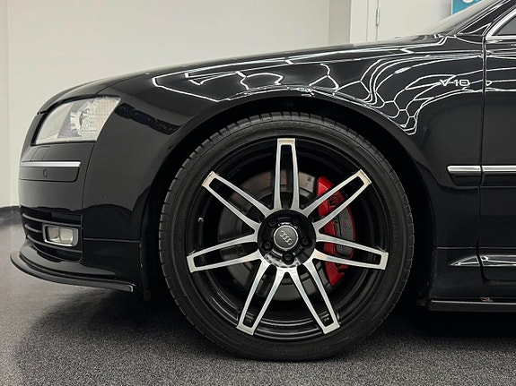 Audi S8 12 of 21