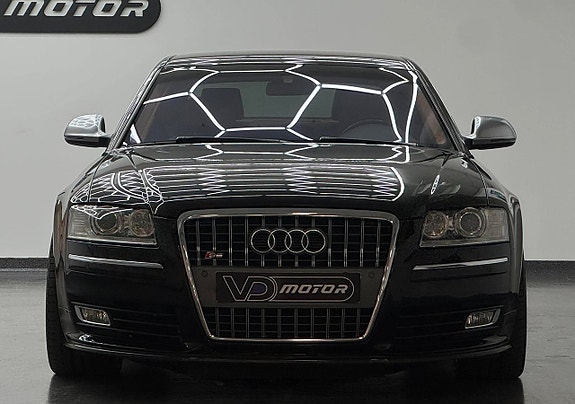 Audi S8 8 of 21