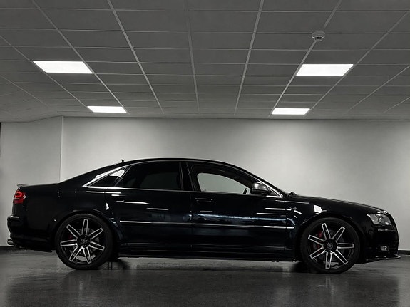 Audi S8 4 of 24