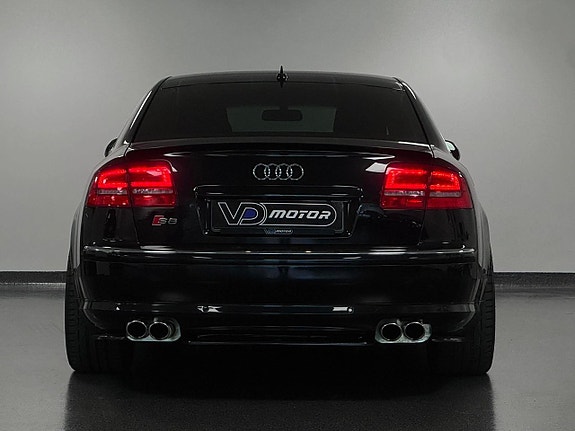Audi S8 3 of 24
