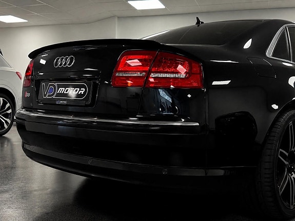 Audi S8 7 of 24