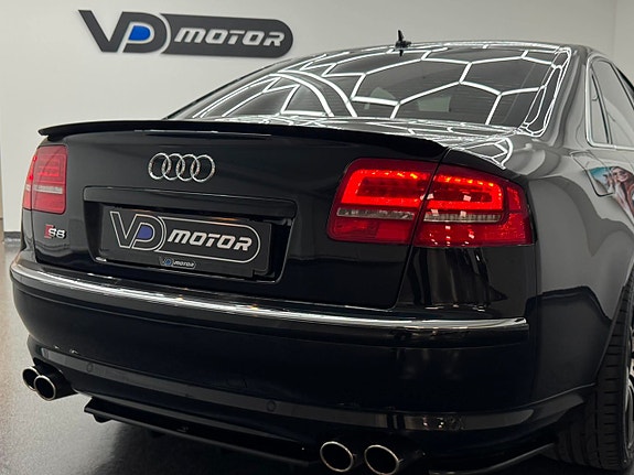 Audi S8 9 of 21