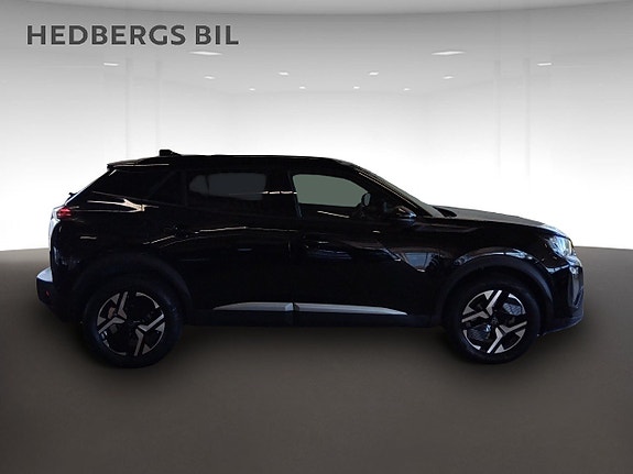 Peugeot 2008 2 of 5