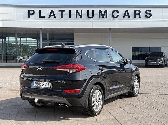Hyundai Tucson 2 of 5