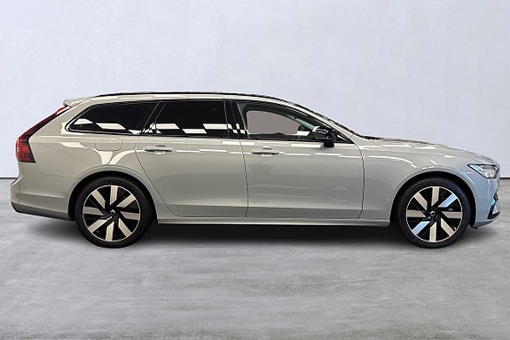 Volvo V90 3 of 5