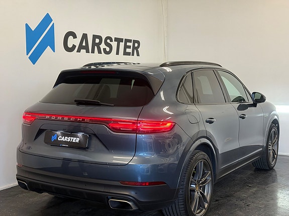 Porsche Cayenne 16 of 16