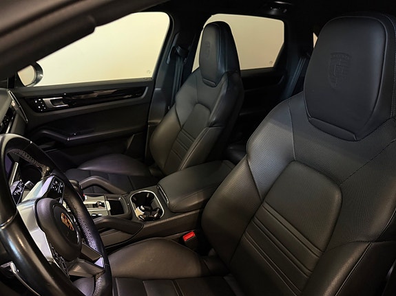 Porsche Cayenne 6 of 16