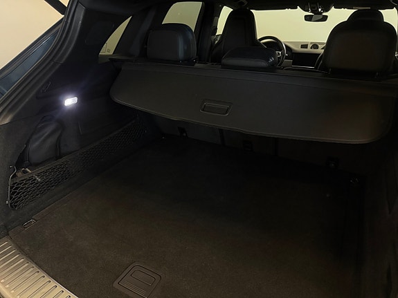 Porsche Cayenne 14 of 16