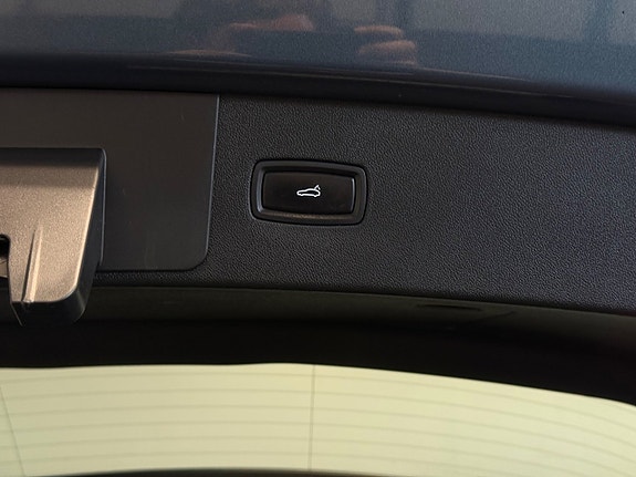 Porsche Cayenne 15 of 16