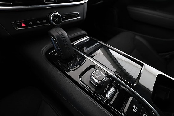 Volvo V90 26 of 30