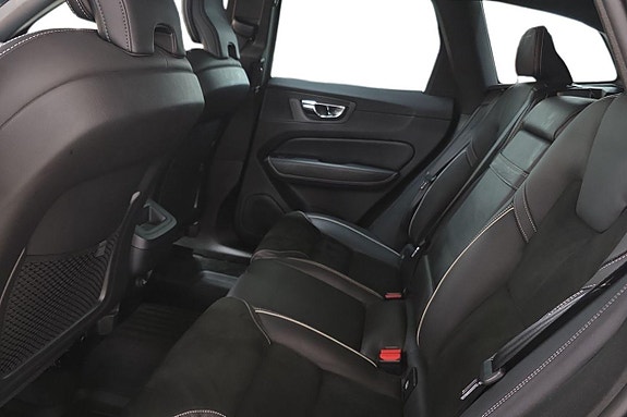 Volvo XC60 13 of 21
