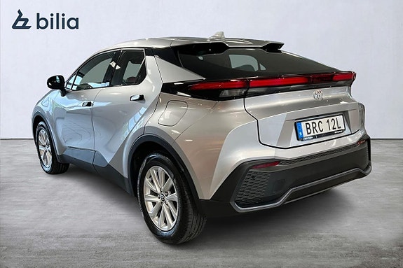 Toyota C-HR 2 of 5