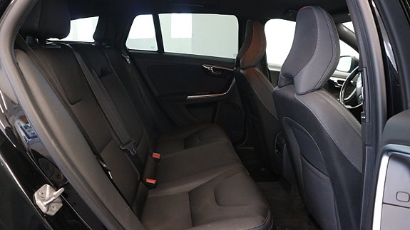Volvo V60 7 of 23