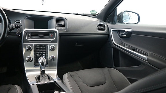 Volvo V60 13 of 23
