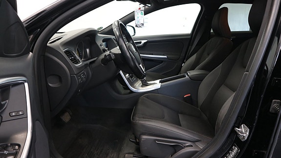 Volvo V60 10 of 23