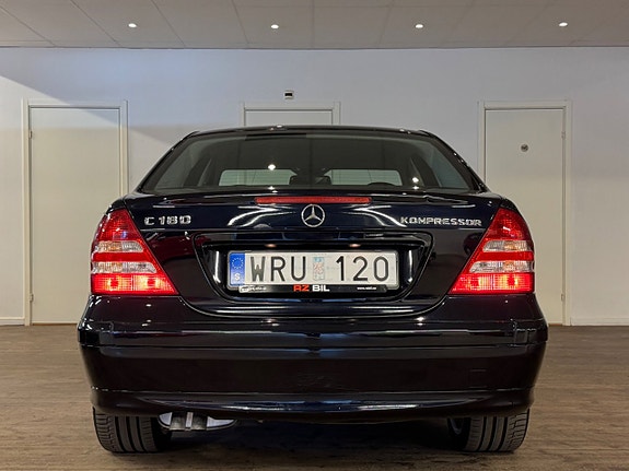 Mercedes-Benz C180 12 of 25