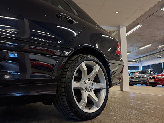 Mercedes-Benz C180 15 of 25