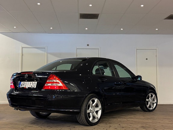 Mercedes-Benz C180 10 of 25