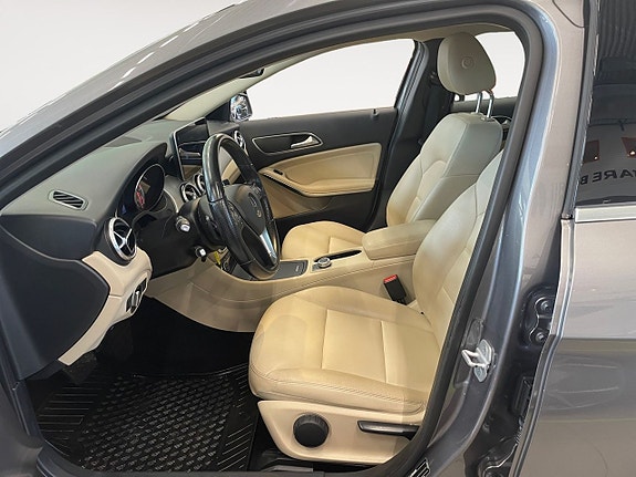 Mercedes-Benz GLA200 9 of 19