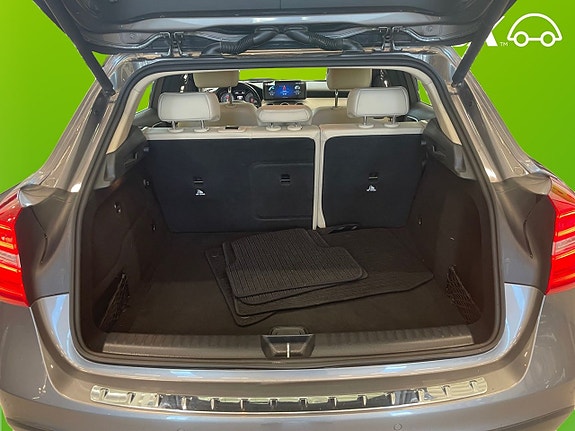 Mercedes-Benz GLA200 16 of 19