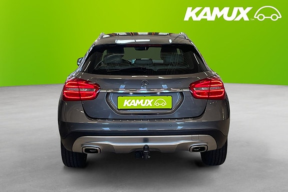 Mercedes-Benz GLA200 5 of 19