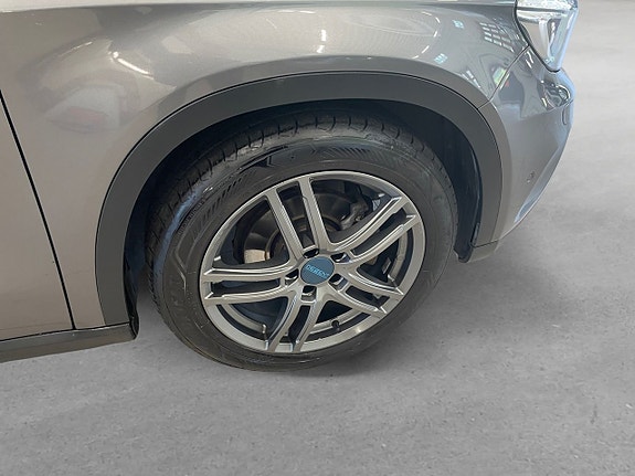Mercedes-Benz GLA200 8 of 19
