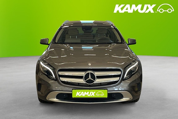 Mercedes-Benz GLA200 6 of 19