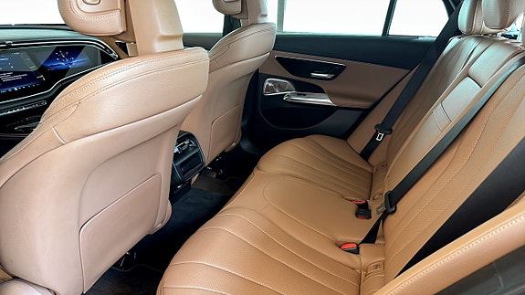 Mercedes-Benz E300 de 12 of 24