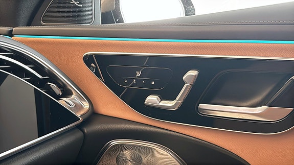 Mercedes-Benz E300 de 24 of 24